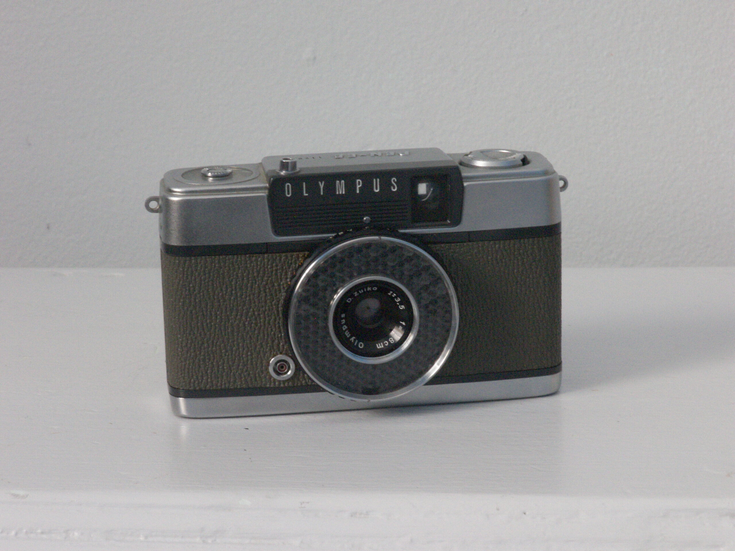 Olympus PEN EE type 1